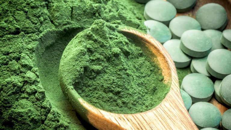 The Difference Between Chlorella and Spirulina