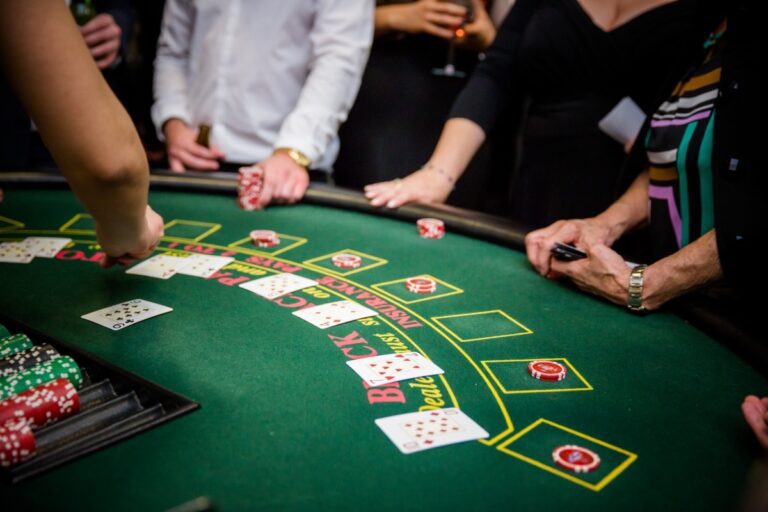 The Thrills and Risks of Online Casinos